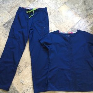 Vera Bradley Navy Blue Scrub Set top & bottoms size medium